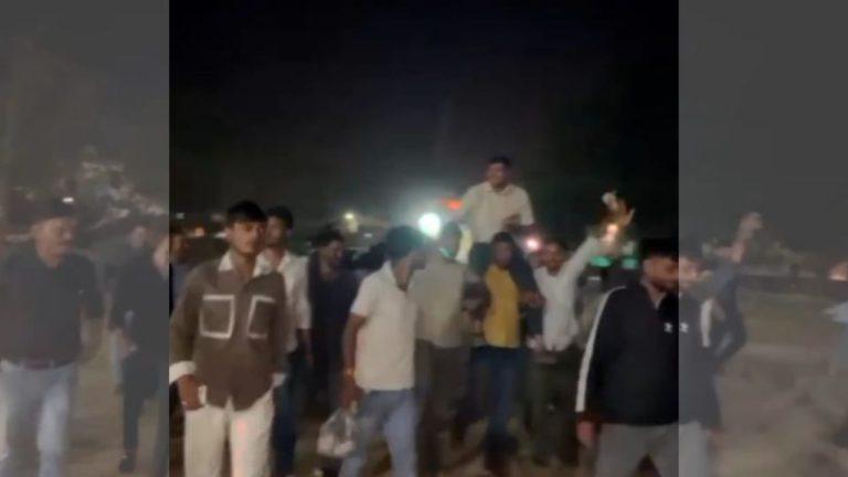 चोर के कंधे पर पुलिस: जन्मदिन का जश्न मनाने वाला थाना प्रभारी निलंबित, वायरल वीडियो के बाद एसपी का एक्शन