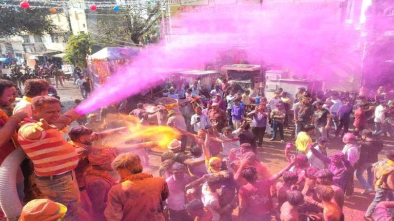 बरेली में 166वीं बार निकाली गई ऐतिहासिक राम बरात, झांकियां बनीं आकर्षण का केंद्र, शहरवासियों ने किया भव्य स्वागत