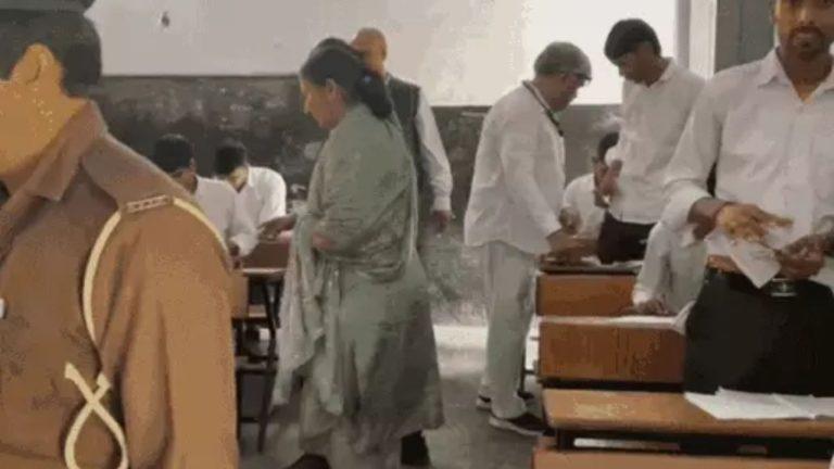 हरियाणा बोर्ड ने जींद के झमोला सेंटर पर मोबाइल में आंसर-की मिलने के बाद 10वीं का हिंदी पेपर किया रद्द, नया परीक्षा केंद्र बनाया