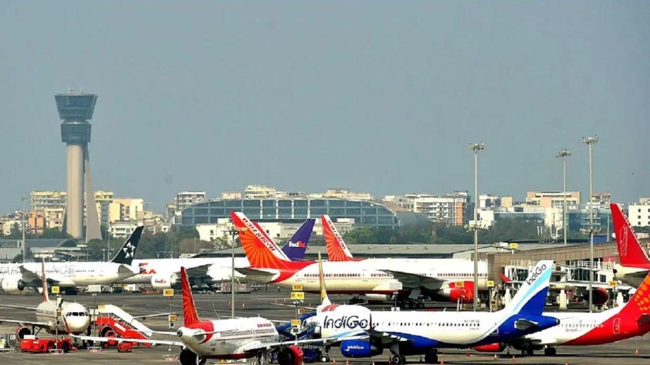 ईरान-इजराइल तनाव के कारण लखनऊ एयरपोर्ट पर खाड़ी देशों की 17 उड़ानें रद्द, 2500 यात्री फंसे, जानिए कब शुरू होगी बुकिंग