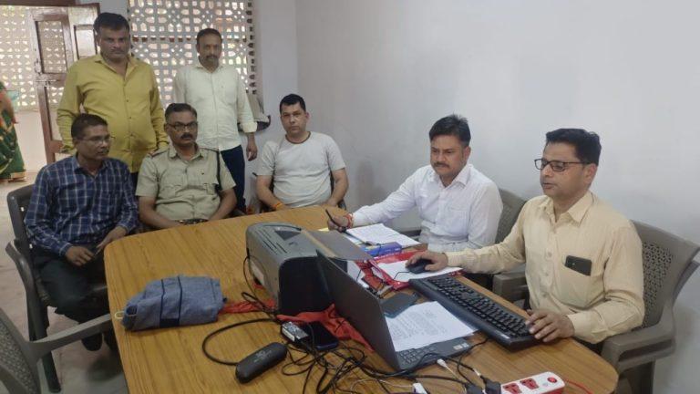 पुलिस थाने में दर्ज शिकायत का निराकरण करने एएसआई ने बुजुर्ग किसान से मांगी रिश्वत, लोकायुक्त पुलिस ने रंगे हाथ पकड़ा