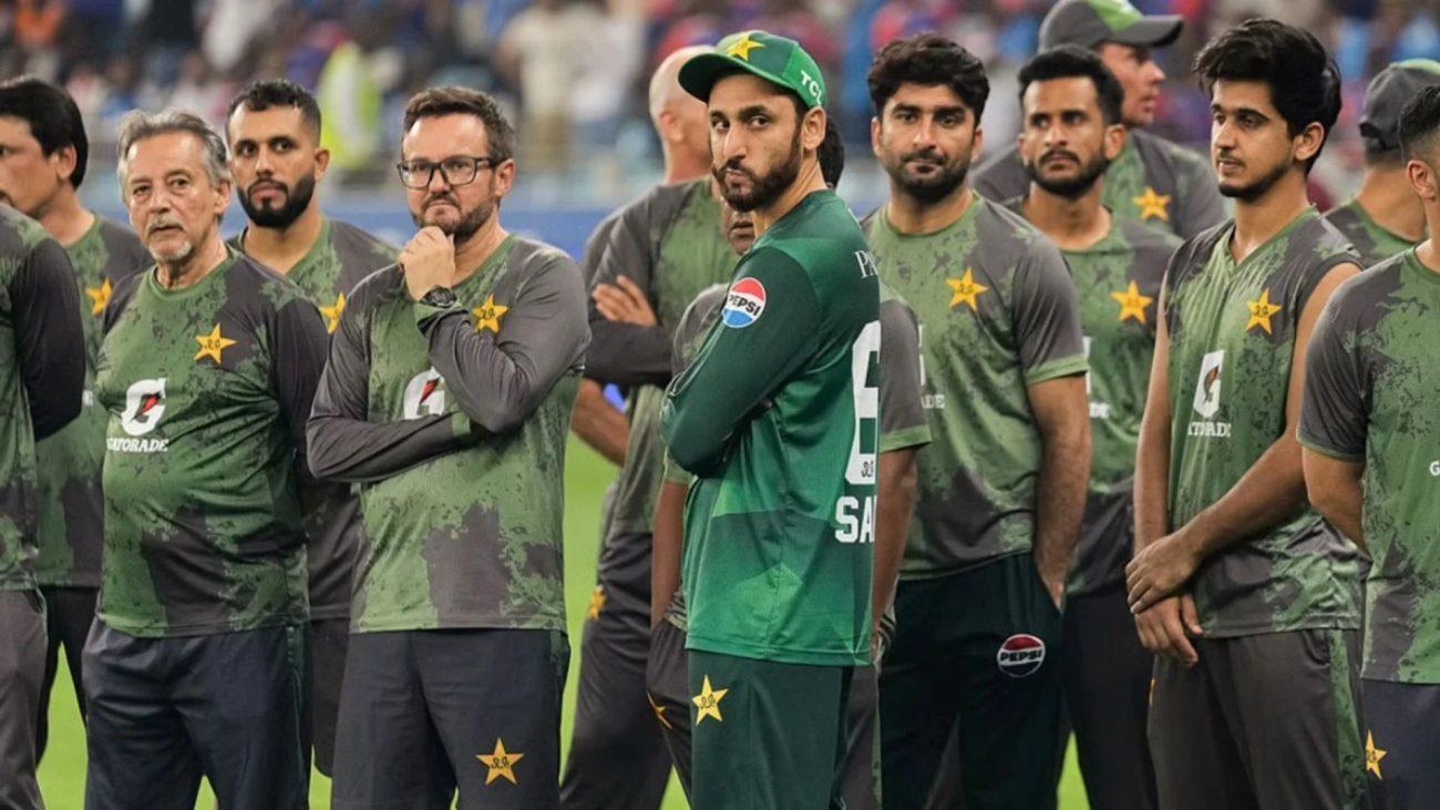 टी20 वर्ल्ड कप 2026 में खराब प्रदर्शन के बाद PCB ने खिलाड़ियों पर लगाया 50-50 लाख का जुर्माना, हारने की सजा दी गई