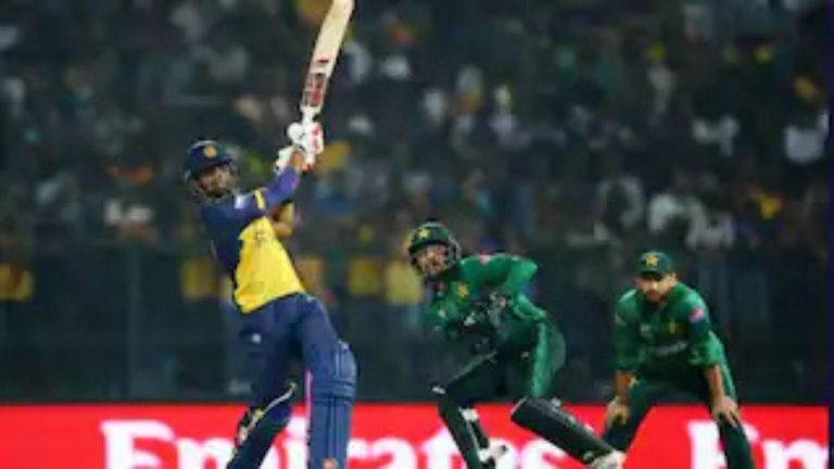 T20 वर्ल्ड कप 2026 में श्रीलंका से 5 रन से जीतकर भी बाहर हुई पाकिस्तान की टीम, कप्तान दसुन शनाका बने विलेन