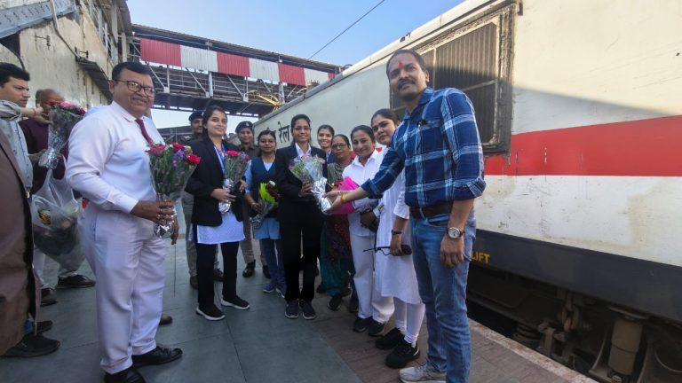 अंतर्राष्ट्रीय महिला दिवस पर भोपाल रेल मंडल का अनूठा प्रयास, महिला कर्मचारियों ने ही संभाली ट्रेन की कमान