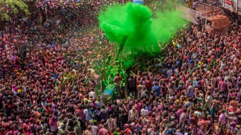 रंगपंचमी पर इंदौर में गेर की धूम, राजवाड़ा तिरपाल से ढका… जानें पूरा रूट और ट्रैफिक प्लान