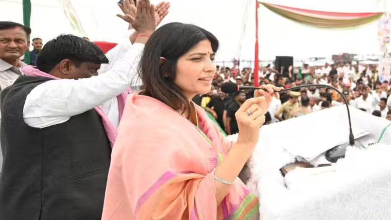 डिंपल यादव ने केंद्र-यूपी सरकार को घेरा, कहा- ‘नोटबंदी से गैस सिलेंडर तक लोगों को लाइनों में लगाया’