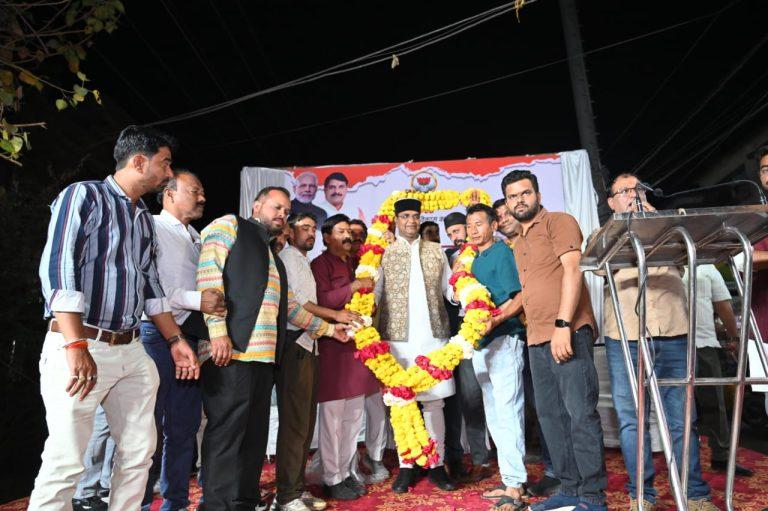 मंत्री सारंग ने रहवासियों के साथ खेली फूलों की होली, नरेला विधानसभा के सम्राट अशोक मंडल में होली मिलन समारोह का भव्य आयोजन