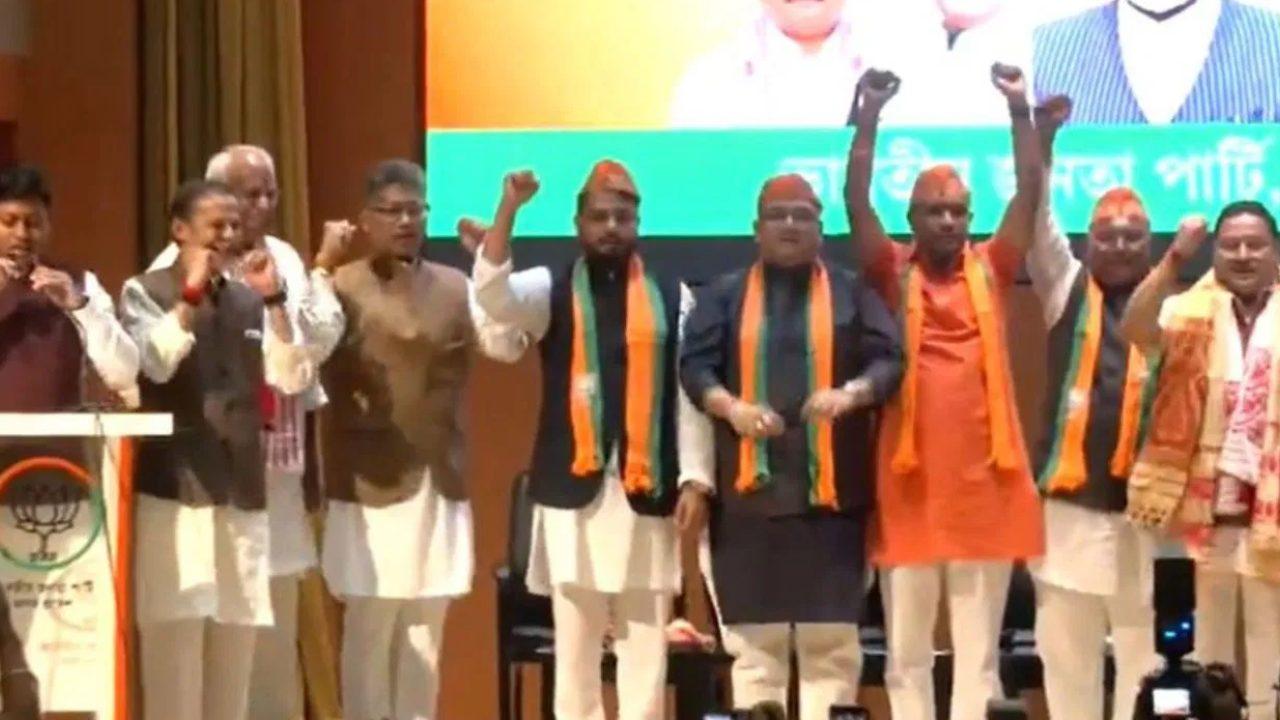 असम विधानसभा चुनाव से पहले कांग्रेस को एक और बड़ा झटका, 3 विधायक बीजेपी में हुए शामिल