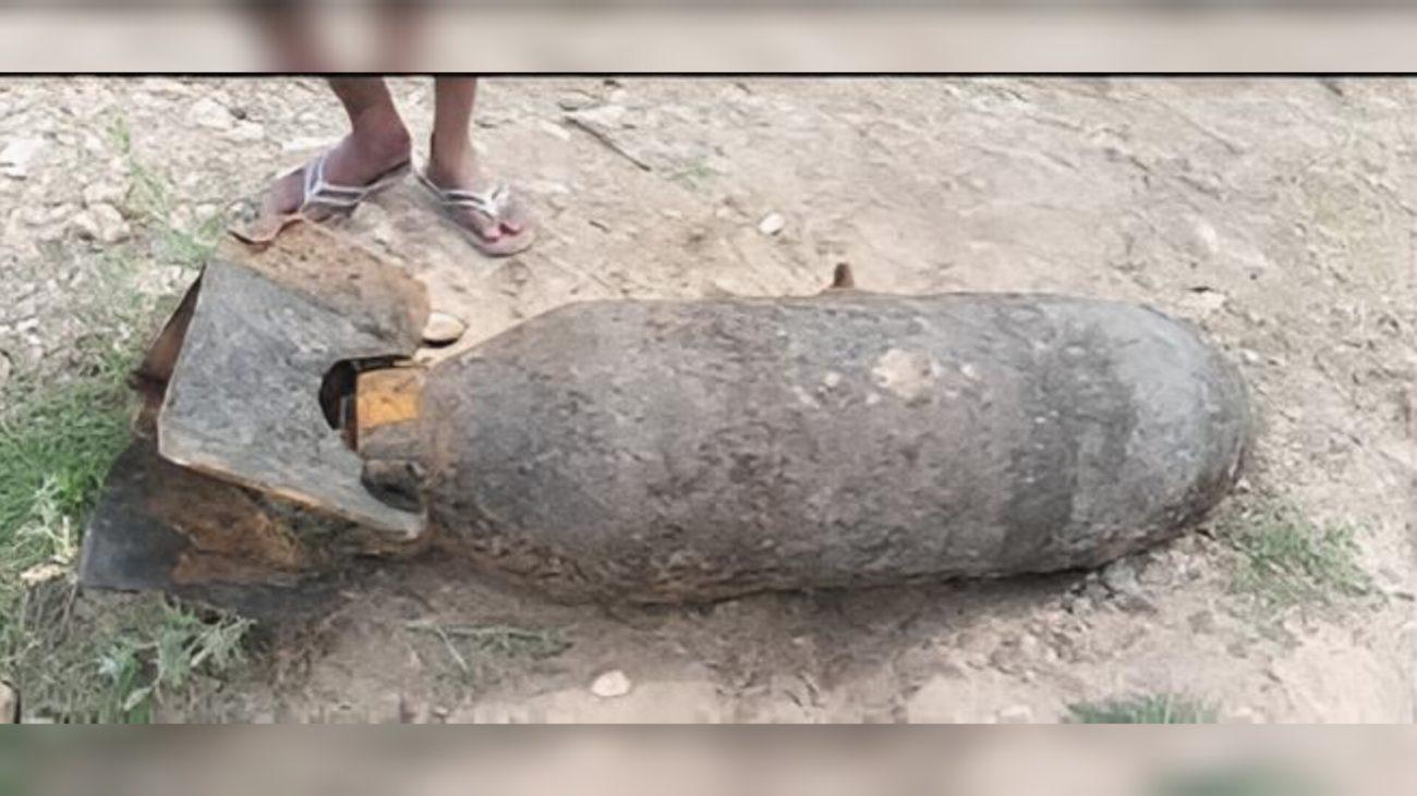 झारखंड के जमशेदपुर में सुवर्णरेखा नदी किनारे मिला द्वितीय विश्व युद्ध का 500 पाउंड का जिंदा बम, निष्क्रिय करने के लिए पुलिस ने सेना से मांगी मदद