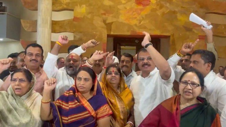 MP विधानसभा विशेष सत्र: ‘नारी शक्ति वंदन’ पर सदन में जोरदार हंगामा, महिला आरक्षण को लेकर कांग्रेस का वॉकआउट