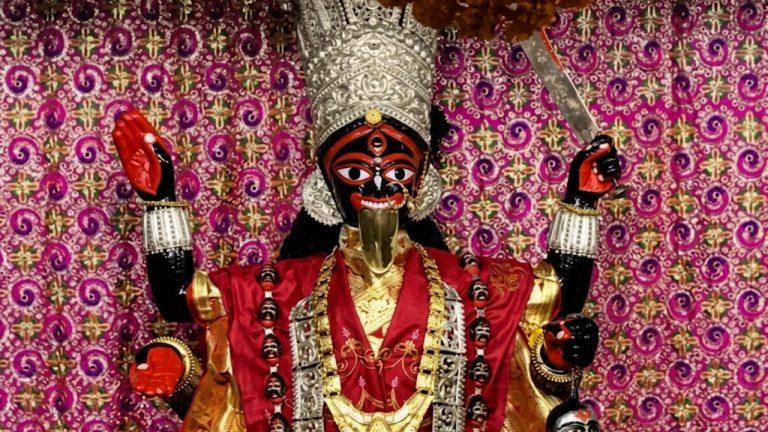 यहां माता को चढ़ता है झींगा मछली का भोग! ठनठनिया काली मंदिर की अनोखी परंपरा चौंकाएगी