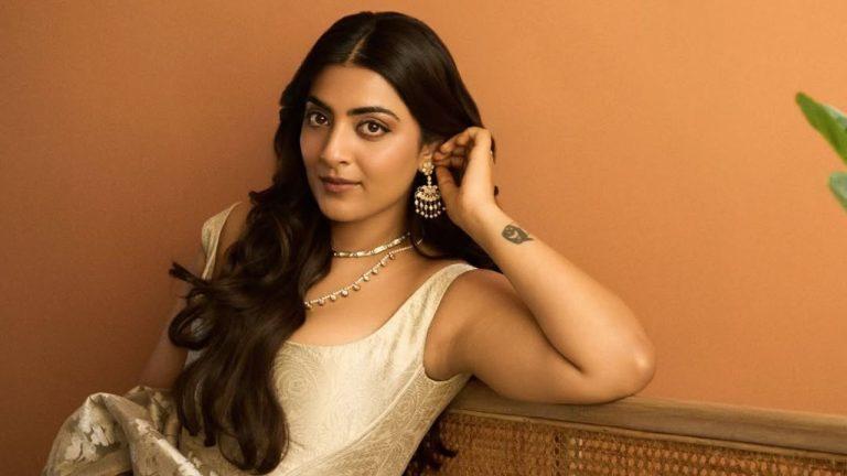 ‘डकैत’ के ट्रेलर लॉन्च इवेंट से वायरल हुई आमिर की भतीजी जैन मेरी की तस्वीरें, जमकर भड़के इंटरनेट यूजर्स