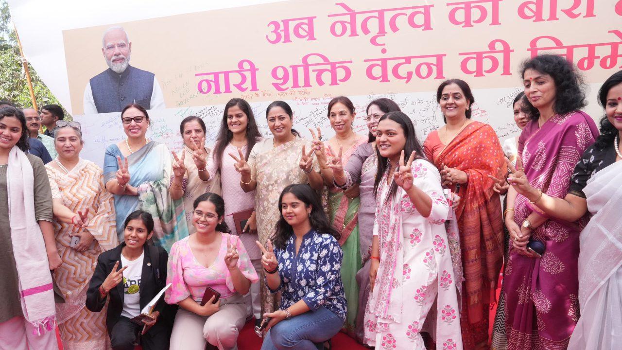 सीएम रेखा गुप्ता ने दिल्ली यूनिवर्सिटी में ‘नारी शक्ति वंदन अधिनियम’ का किया समर्थन, हस्ताक्षर अभियान में लिया भाग, बोलीं- निर्णायक पदों पर महिलाओं की भागीदारी जरूरी