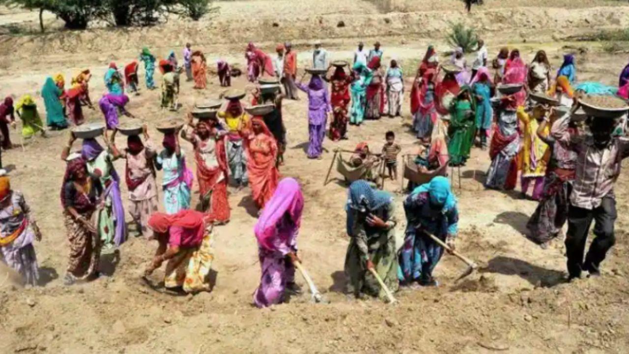 उज्जैन में मनरेगा कर्मचारियों को 8 माह से नहीं मिला वेतन, नाराज अधिकारी 2 दिन तक सामूहिक अवकाश पर
