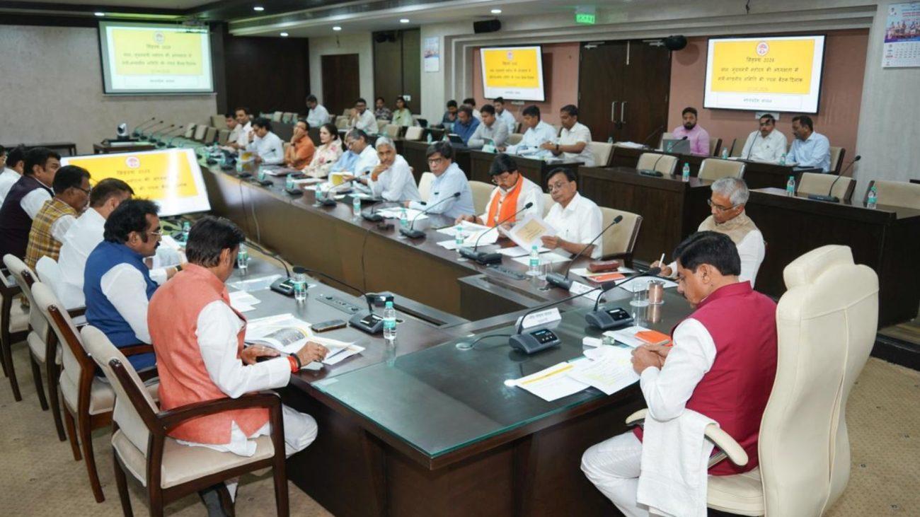 CM डॉ. मोहन यादव ने सिंहस्थ-2028 के सभी कार्य दिवाली 2027 तक पूरे करने के दिए निर्देश, 2923 करोड़ रूपए के 22 कामों को दी मंजूरी