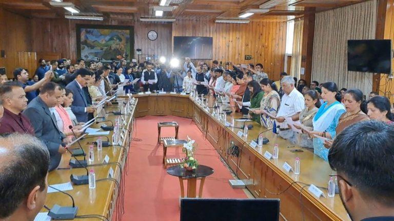 हिमाचल के पांच नगर निगमों में पार्षदों का कार्यकाल खत्म, अब प्रशासकों के हाथ में कमान