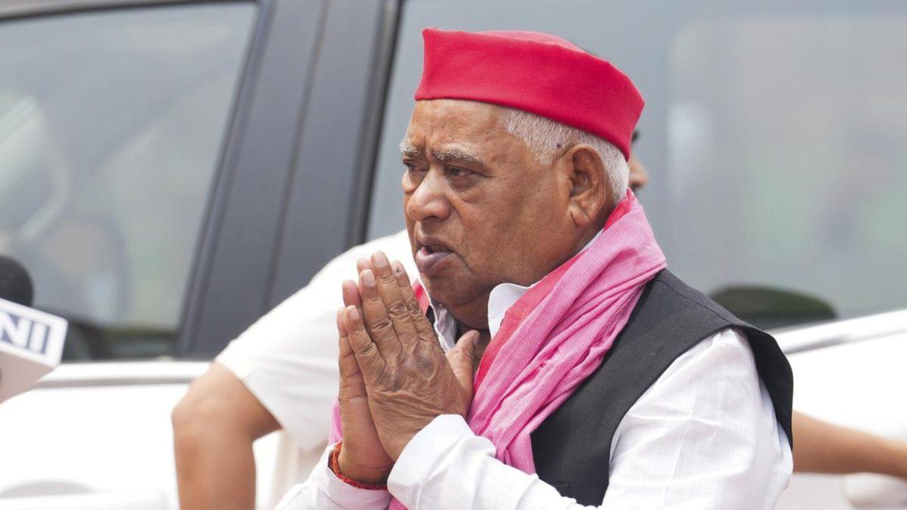 मल्लिकार्जुन खरगे की टिप्पणी पर बोले सपा सांसद अवधेश प्रसाद, कहा – ‘प्रधानमंत्री पर व्यक्तिगत टिप्पणी करना ठीक नहीं’