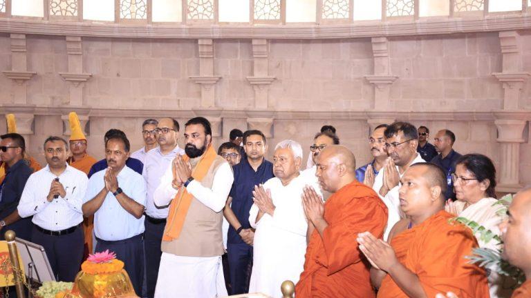 मुख्यमंत्री नीतीश कुमार और डिप्टी सीएम सम्राट चौधरी पहुंचे वैशाली, धातु स्तूप मार्ग का किया उद्घाटन, विभिन्न विकास कार्यों की ली जानकारी