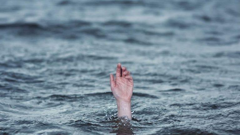 खौफनाक हादसा! सागर की खदान में समा गए 3 दोस्त, मातम के बीच सरकार का बड़ा ऐलान