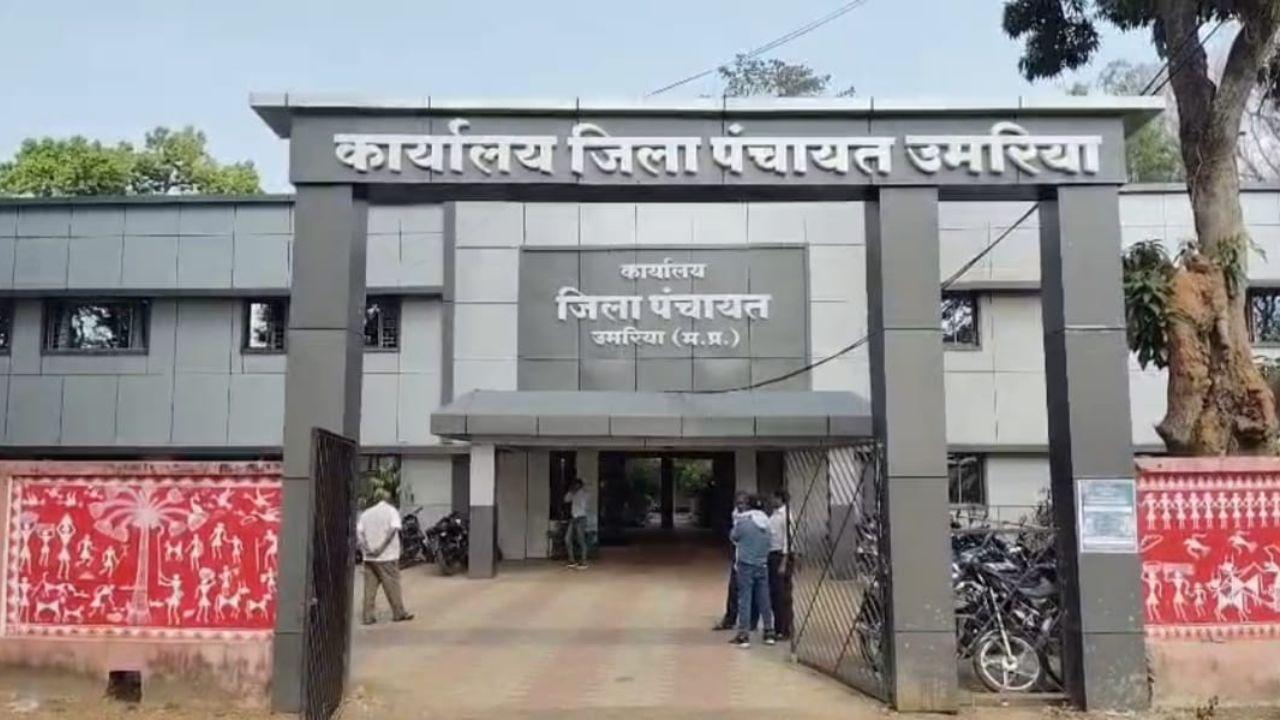 पंचायत सचिव का कारनामा, जिंदा को बता दिया मृत, कई पात्र ग्रामीणों का सरकारी योजनाओं से हटाया नाम, जांच के आदेश