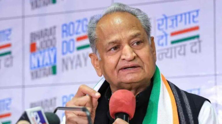 ज्योतिबा फुले जयंती पर अशोक गहलोत का भजनलाल सरकार पर हमला, कहा – ‘सरकार की नीतियां उनकी सोच के विपरीत काम कर रही’