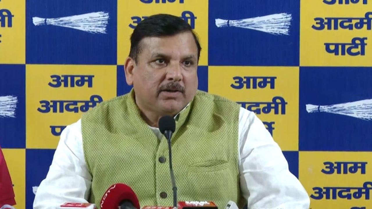 राघव चड्ढा सहित 7 AAP सांसदों ने पार्टी छोड़ी, संजय सिंह ने बताया BJP का ऑपरेशन लोटस, कहा- पंजाब माफी नहीं करेगा