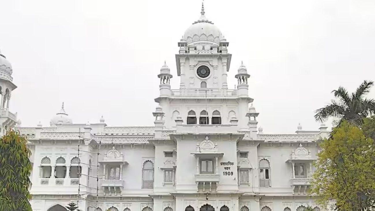 लखनऊ के KGMU परिसर में अवैध मजारों पर अब होगा एक्शन, प्रशासन ने 15 दिन में हटाने का अल्टीमेटम दिया, विरोध पर होगी कड़ी कार्रवाई