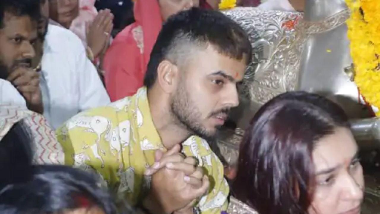 महाकाल की भस्म आरती में दिखा खास नजारा! मिलिंद सोमन और नितीश राणा पत्नी संग पहुंचे