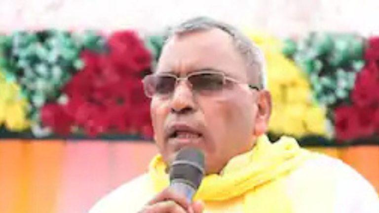 क्या चुनाव जीतने के लिए अखिलेश यादव ने बढ़ाए हैं बाल? ओम प्रकाश राजभर ने बताया इसे टोटका!