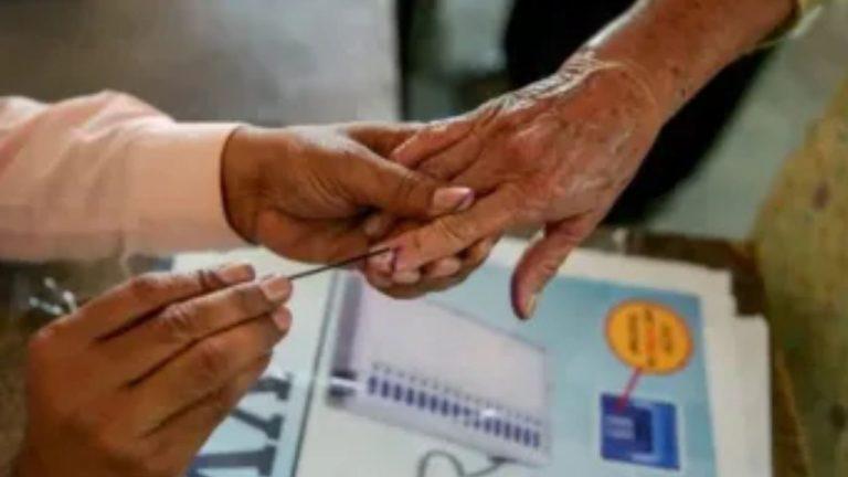 हिमाचल पंचायत चुनाव: मतदान केंद्रों के भीतर मोबाइल ले जाने पर प्रतिबंध, आयोग के जारी किए सख्त निर्देश