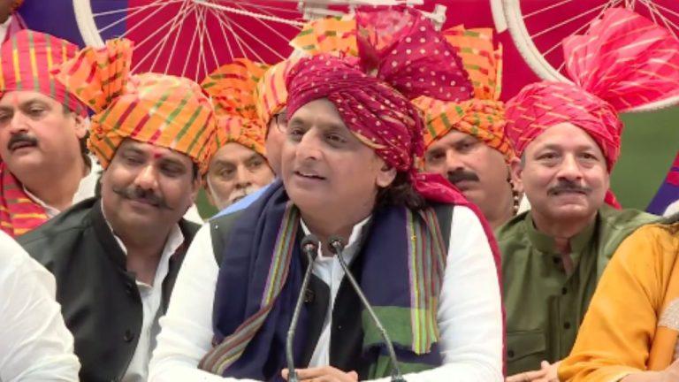 “स्मार्ट मीटर की तरह EVM में भी छेड़छाड़ संभव..” अखिलेश यादव का बड़ा आरोप, भाजपा को बताया ‘झूठ बोलने वाली पार्टी’