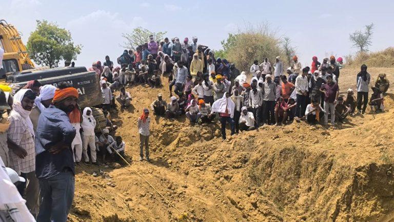 पन्ना में बड़ा हादसा, निर्माणाधीन कुआं धंसने से 5 मजदूरों की दर्दनाक मौत, मौके पर पहुंची पुलिस की टीम