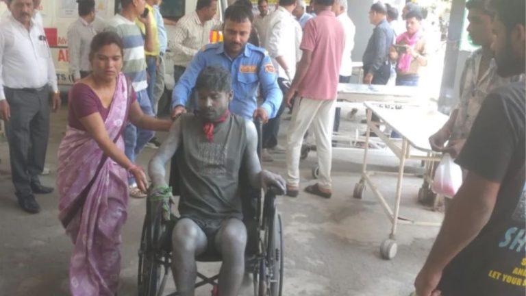 देवास: पटाखा फैक्ट्री में जोरदार धमाका, कई श्रमिकों की मौत की खबर, दर्जनों झुलसे, आसपास के मकानों की दीवारें हिलीं