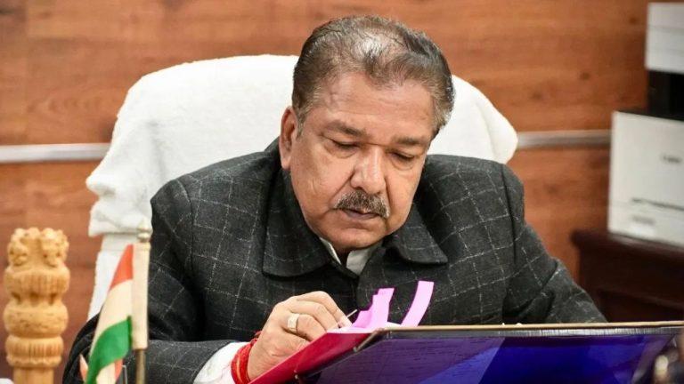 पदभार ग्रहण करते ही एक्शन में मंत्री दिलीप कुमार जायसवाल, अधिकारियों को दी सख्त चेतावनी, बोले- विभाग में अब कोई ढिलाई बर्दाश्त नहीं