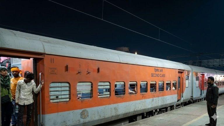 उज्जैन-नागदा में बच्चों की तस्करी का शक, अंत्योदय एक्सप्रेस रोकी गई, जांच में चौंकाने वाली सच्चाई