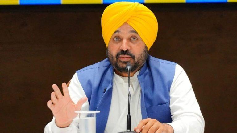 पंजाब CM भगवंत मान ने राघव चड्ढा और BJP पर कसा तंज, कहा – “चाय और समोसे का मेल हो गया है”