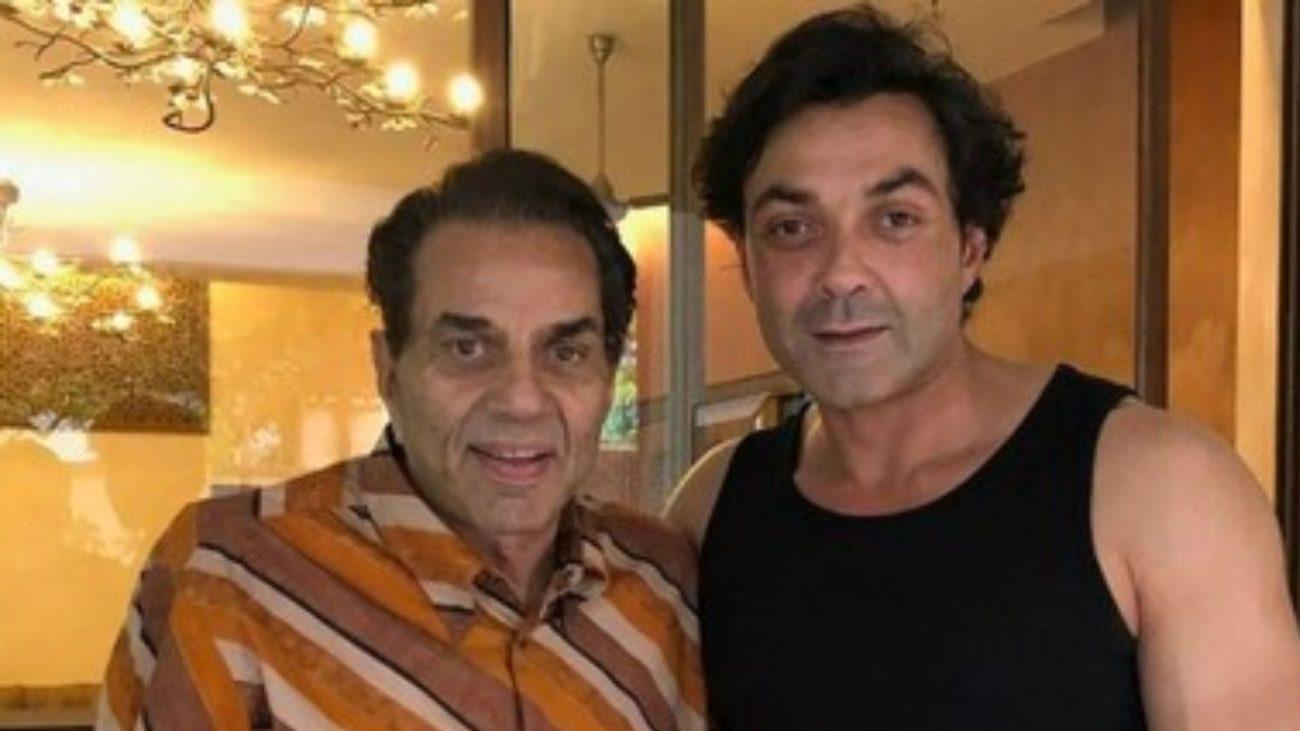 धर्मेंद्र की याद में नम हुईं बॉबी देओल की आंखें, बोले – ‘पिता के जाने के बाद जीवन बहुत बदल गया’