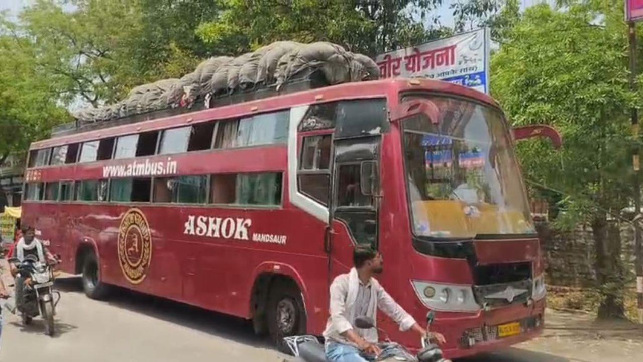लग्जरी बसें या मालगाड़ी? यात्रियों की सुरक्षा से खिलवाड़ पर ‘अशोक ट्रेवल्स’ की बस जब्त, प्रशासन की कार्यप्रणाली सवालों के घेरे में
