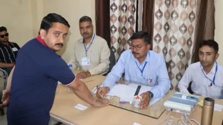 हिमाचल निकाय चुनाव: 51 नगर निकायों में सुबह सात बजे से किया जा रहा मतदान, जानिए कब आएगा रिजल्ट?
