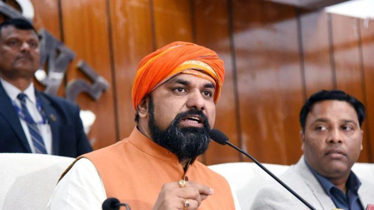 NEET परीक्षार्थियों के लिए बिहार में मुफ्त में चलेगी बसें, CM सम्राट चौधरी का ऐलान