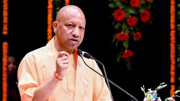 सीएम योगी ने की बड़ी अपील, कहा – ‘मौजूदा पीढ़ी को अतीत और बदलाव से कराएं अवगत’