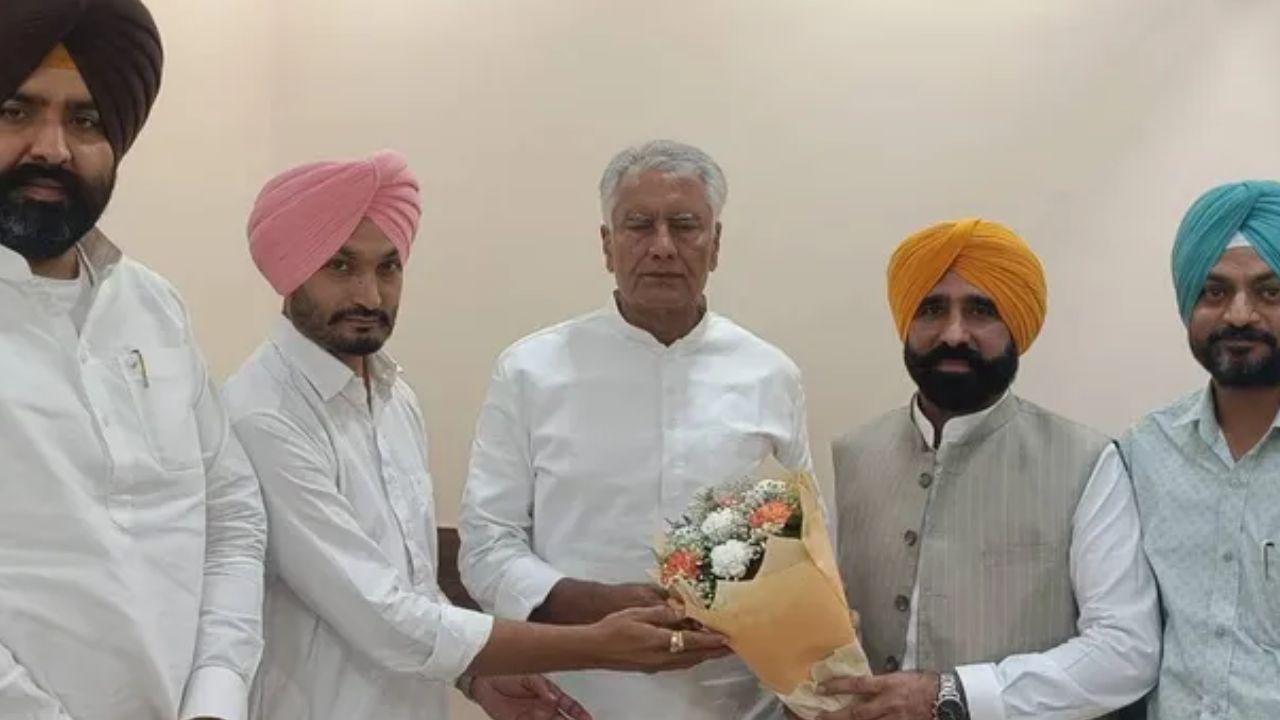 पंजाब में AAP को बड़ा झटका, सीएम भगवंत मान के चचेरे भाई ज्ञान सिंह भाजपा में शामिल, सुनील जाखड़ ने दिलाई पार्टी की सदस्यता