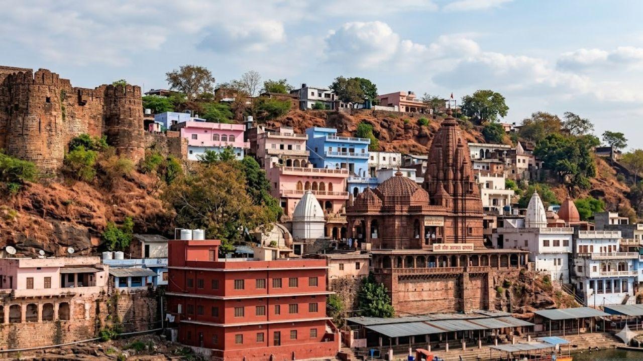 ओंकारेश्वर परिक्रमा मार्ग में बदलाव से भड़के श्रद्धालु, ‘आस्था से खिलवाड़’ के लगे आरोप