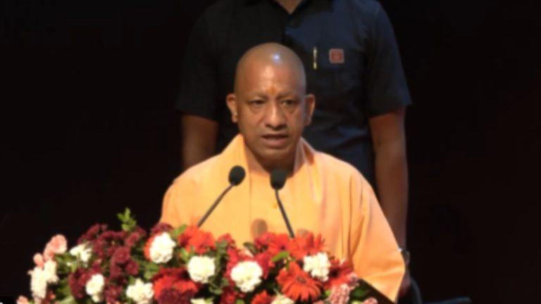 सीएम योगी ने 481 चयनित अभ्यर्थियों को बांटे नियुक्ति पत्र, बोले- यूपी बना सबसे ज्यादा सरकारी नियुक्तियां देने वाला राज्य