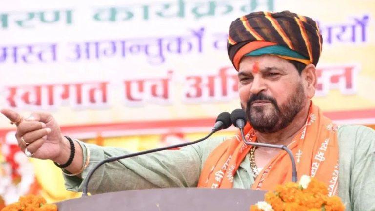 बृजभूषण शरण सिंह ने विनेश फोगाट के आरोपों को किया खारिज, पलटवार करते हुए कहा- उस गंदगी को साफ कर रहे जिसे उन्होंने पीछे छोड़ा