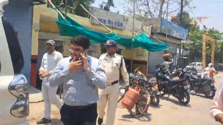 प्रशासन की 21 टीमों ने एक साथ की छापेमारी, गैस एजेंसियों पर मिलीं खामियां, 2138 LPG सिलेंडर के रिकॉर्ड में गड़बड़ी