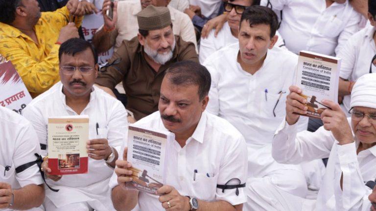मीनाक्षी नटराजन का नामांकन निरस्त होना लोकतंत्र पर हमला: उमंग सिंघार का आरोप “बीजेपी की स्क्रिप्ट के तहत रोका गया विशेष विमान”