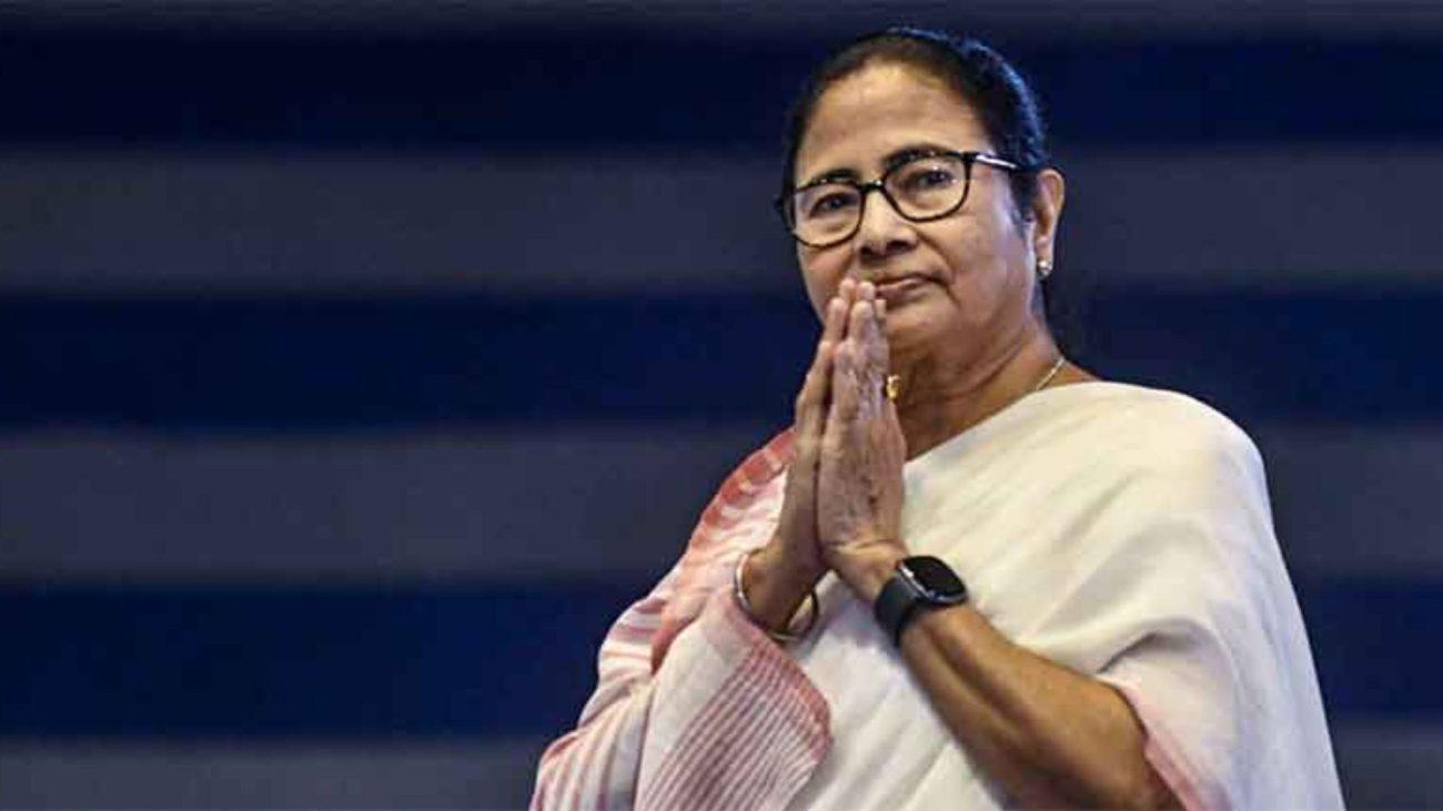 ममता बनर्जी को फिर लगा झटका, टीएमसी जिलाध्यक्ष आशीष बनर्जी ने पद से दिया इस्तीफा, जानिए क्या है कारण?