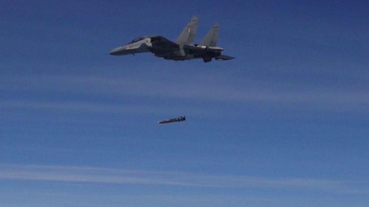 भारत की रक्षा क्षेत्र में बड़ी छलांग, DRDO-वायुसेना ने मिलकर किया रुद्रम-II मिसाइल का सफल परीक्षण, राजनाथ सिंह ने दी बधाई