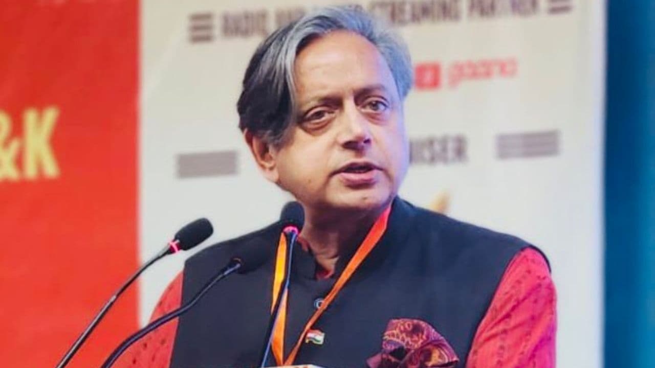 शशि थरूर ने की बदलते कश्मीर पर पोस्ट, भड़की कांग्रेस बोली- जमीनी हकीकत…